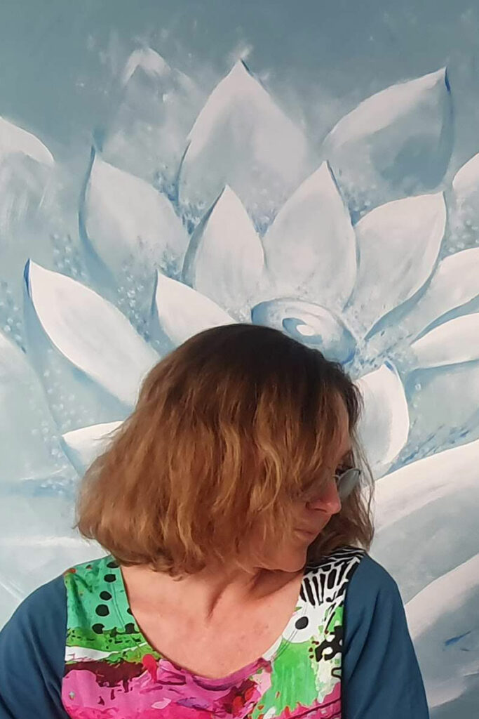 Corinne et mur lotus